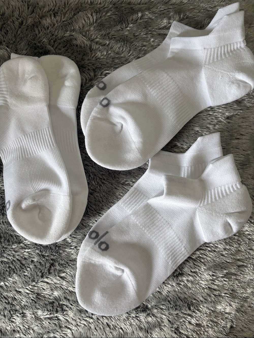 Alo Socks - Picture 8 of 9